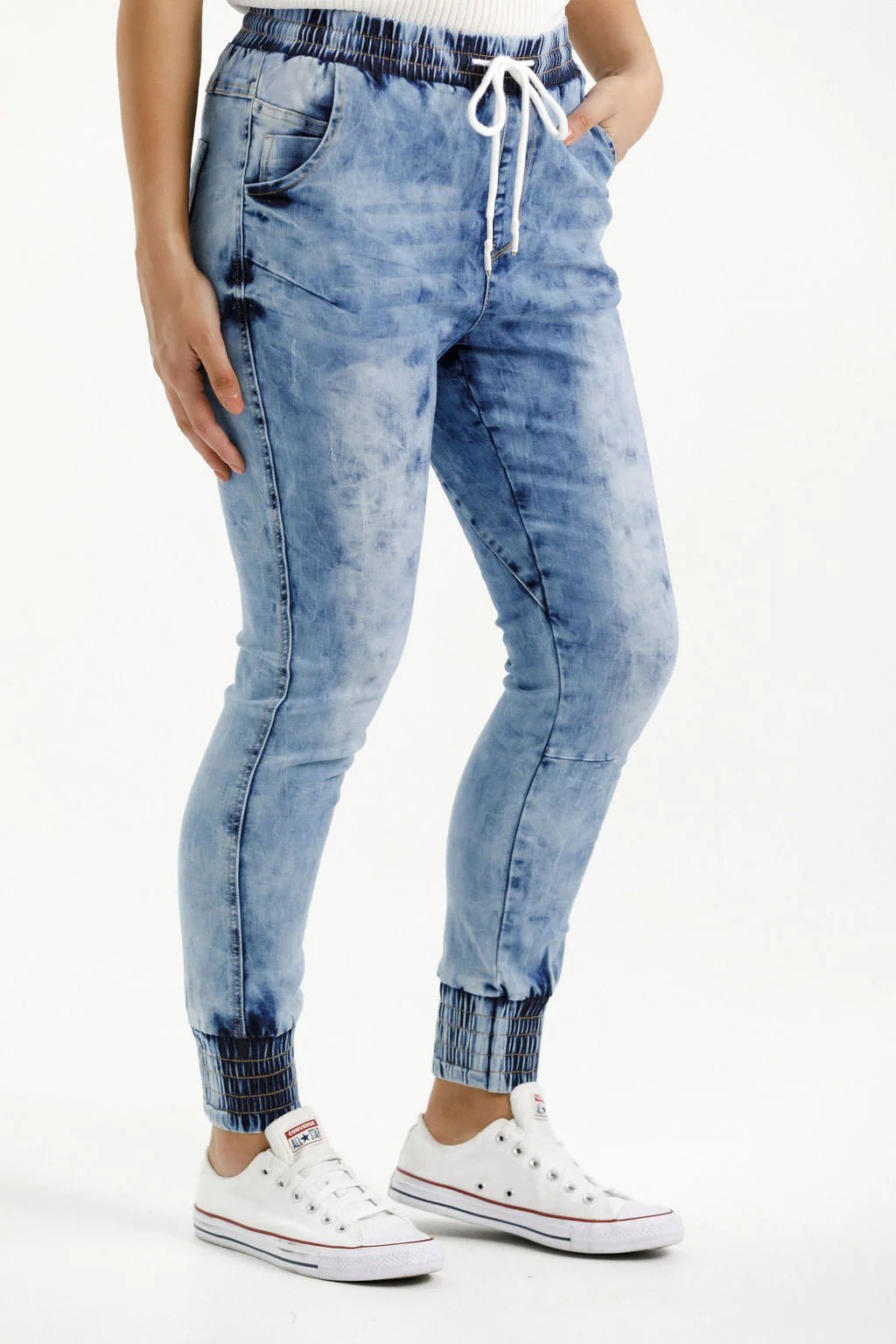 HOME - LEE_WEEKENDER JEANS SNOW _ WEEKENDER JEANS SNOW _ Ebony Boutique NZ