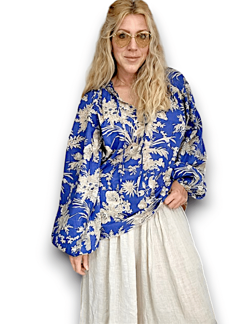 IDA IVY_IDA IVY POUF SLEEVE TUNIC PALM PORCELAIN BLUE _ IDA IVY POUF SLEEVE TUNIC PALM PORCELAIN BLUE _ Ebony Boutique NZ