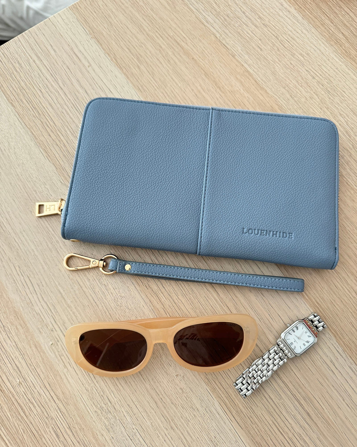 LOUENHIDE_ARABELLA TRAVEL WALLET CLOUDY BLUE _ ARABELLA TRAVEL WALLET CLOUDY BLUE _ Ebony Boutique NZ