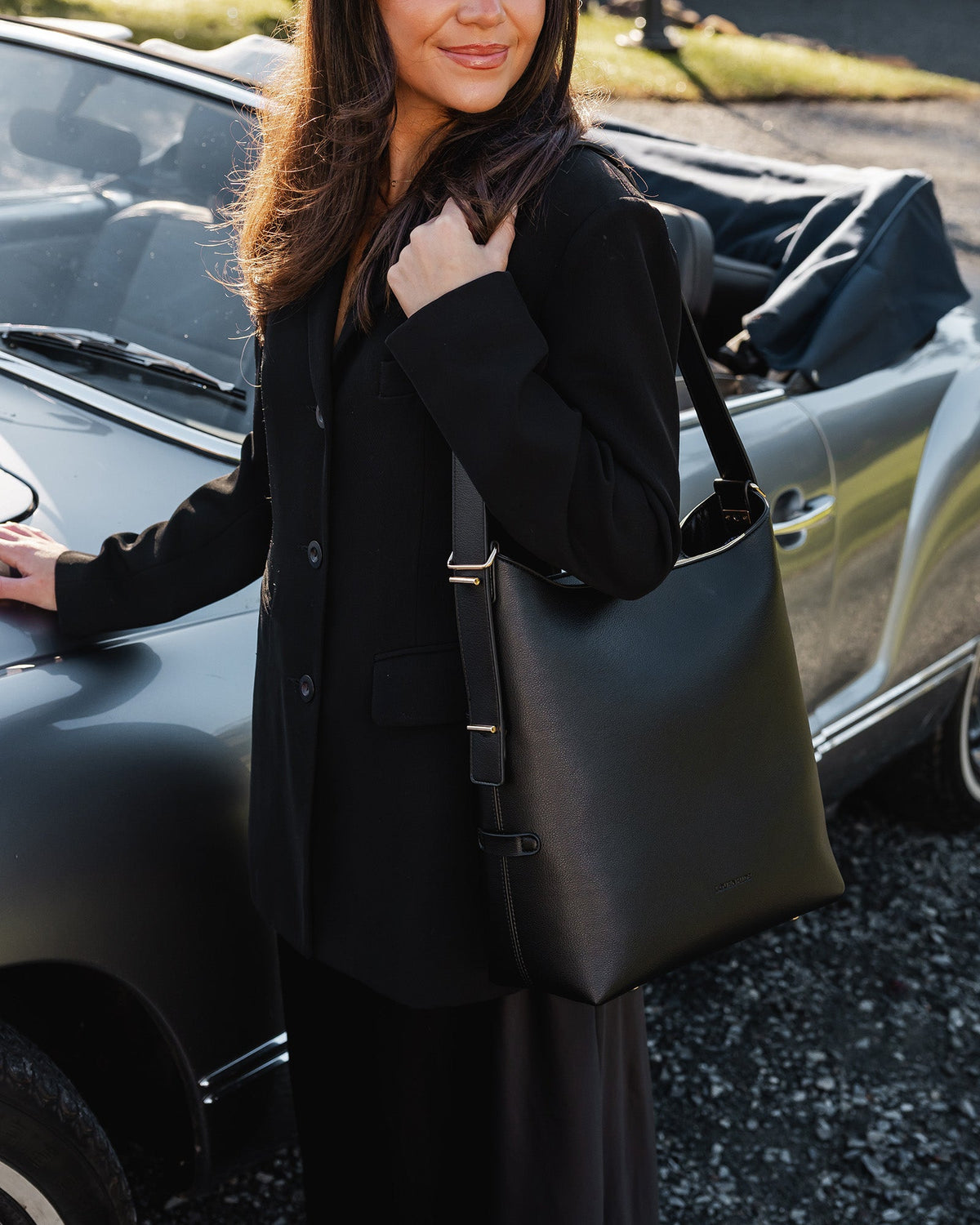 LOUENHIDE_AUDREY BUCKET BAG BLACK _ AUDREY BUCKET BAG BLACK _ Ebony Boutique NZ