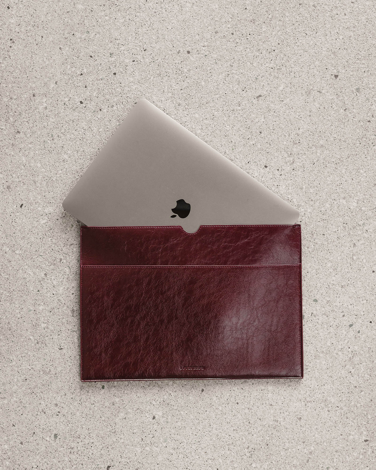 LOUENHIDE_BROOKE LAPTOP SLIP BAG BURGUNDY PATENT _ BROOKE LAPTOP SLIP BAG BURGUNDY PATENT _ Ebony Boutique NZ