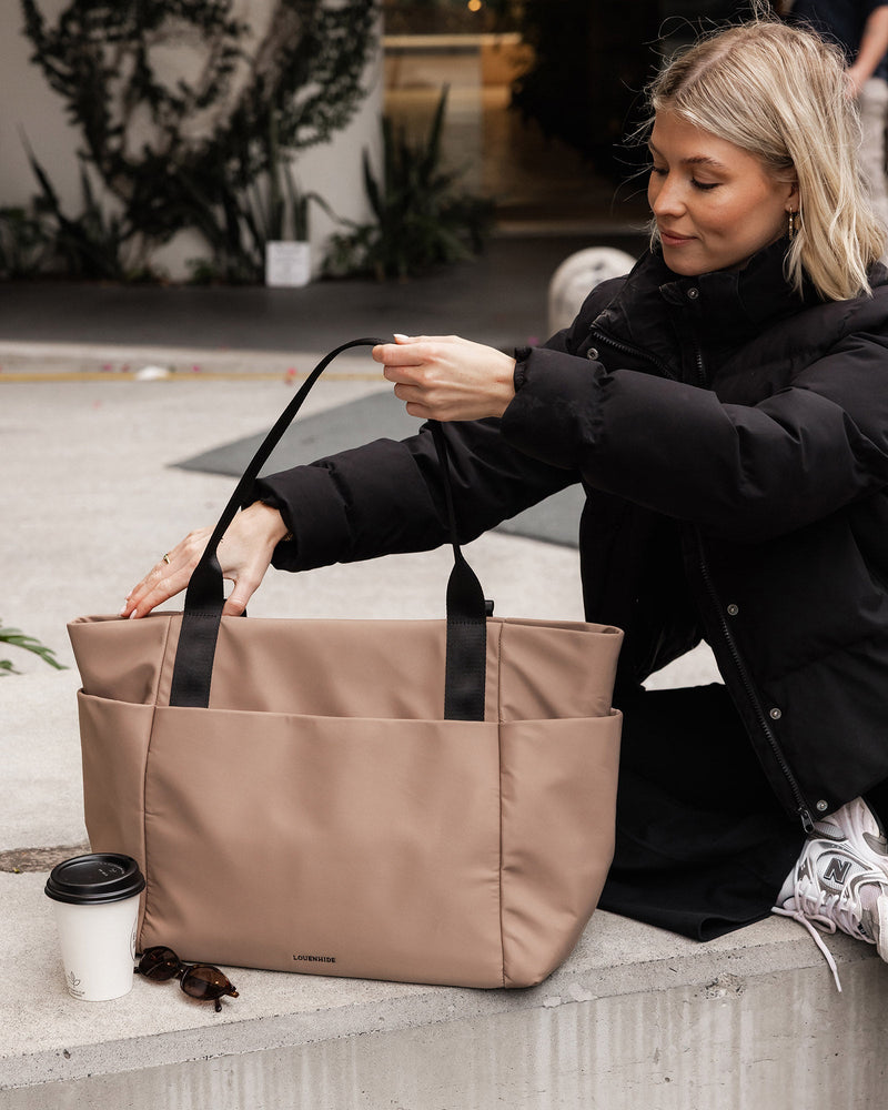 LOUENHIDE_CHICAGO TOTE BAG MOCHA _ CHICAGO TOTE BAG MOCHA _ Ebony Boutique NZ