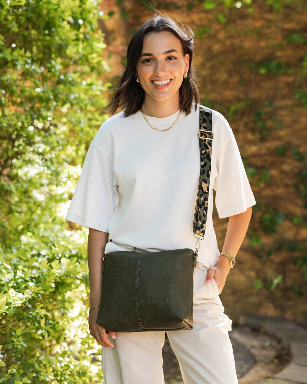 LOUENHIDE_DAISY TYLER CROSSBODY BAG KHAKI _ DAISY TYLER CROSSBODY BAG KHAKI _ Ebony Boutique NZ