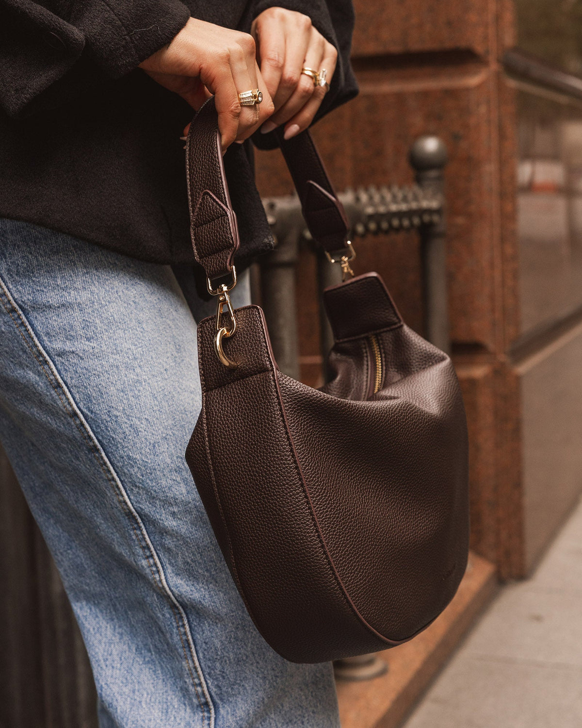 LOUENHIDE_GEORGINA SHOULDER BAG CHOCOLATE _ GEORGINA SHOULDER BAG CHOCOLATE _ Ebony Boutique NZ