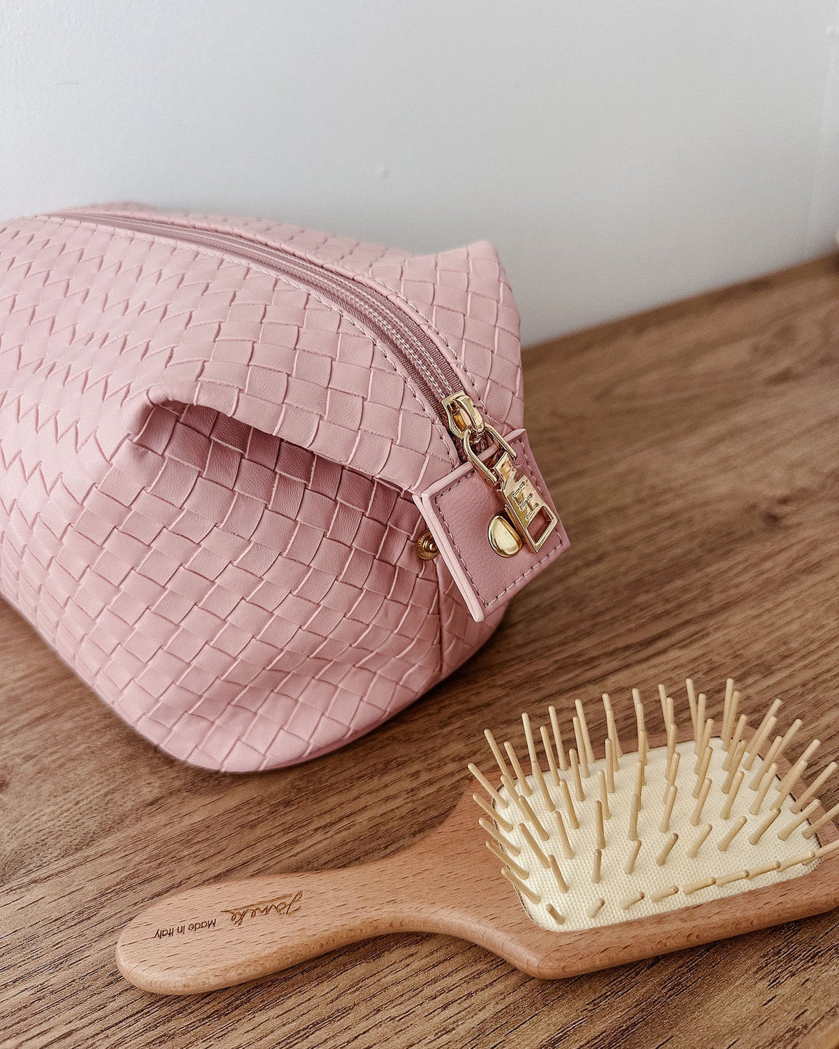 LOUENHIDE_LUCINDA WOVEN COSMETIC CASE PINK _ LUCINDA WOVEN COSMETIC CASE PINK _ Ebony Boutique NZ