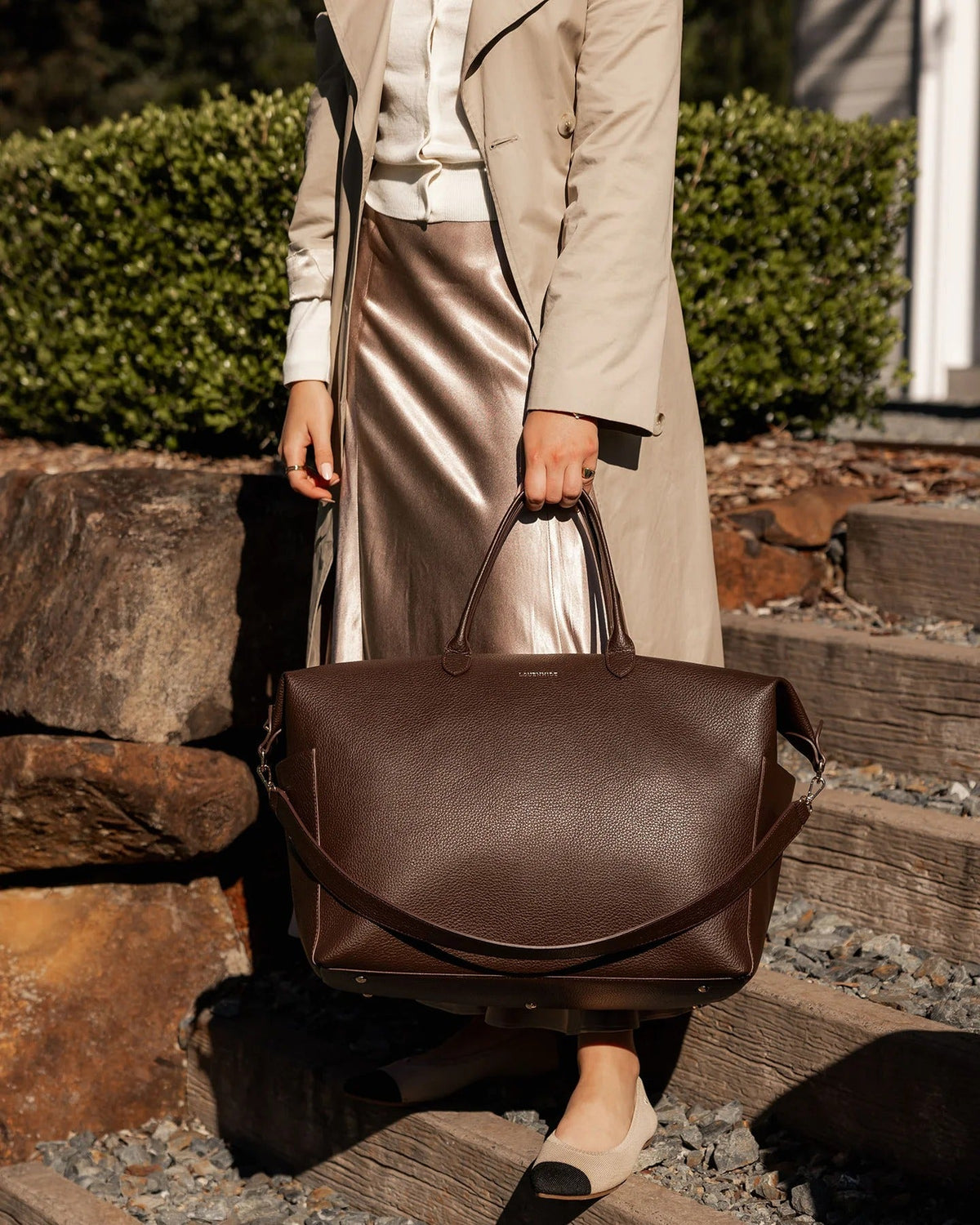 OHIO OVERNIGHT BAG CHOCOLATE_by_LOUENHIDE_women's_in_New Zealand_ OHIO OVERNIGHT BAG CHOCOLATE _
