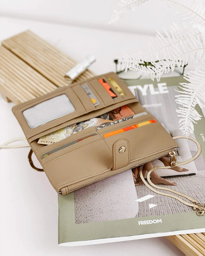 LOUENHIDE_STELLA WALLET LATTE _ STELLA WALLET LATTE _ Ebony Boutique NZ