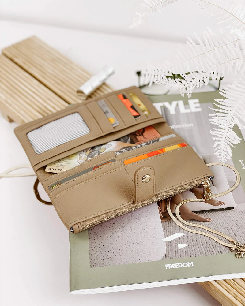 LOUENHIDE_STELLA WALLET LATTE _ STELLA WALLET LATTE _ Ebony Boutique NZ