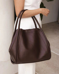 LOUENHIDE_SUTTON SHOULDER BAG CHOCOLATE _ SUTTON SHOULDER BAG CHOCOLATE _ Ebony Boutique NZ