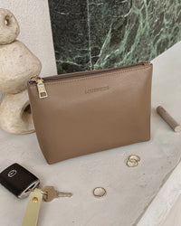 LOUENHIDE_THE EVERYDAY POUCH MOCHA _ THE EVERYDAY POUCH MOCHA _ Ebony Boutique NZ