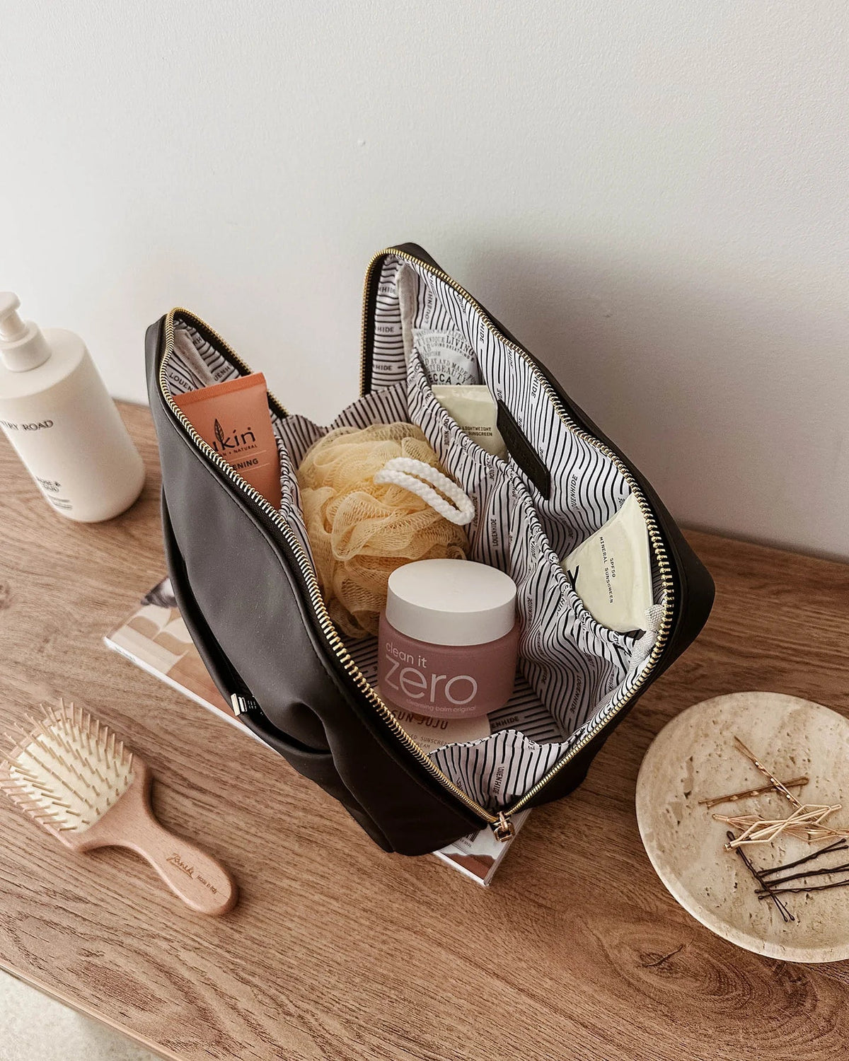 LOUENHIDE_VANESSA COSMETIC BAG BLACK _ VANESSA COSMETIC BAG BLACK _ Ebony Boutique NZ