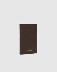 LOUENHIDE_VENICE PASSPORT HOLDER CHOCOLATE _ VENICE PASSPORT HOLDER CHOCOLATE _ Ebony Boutique NZ