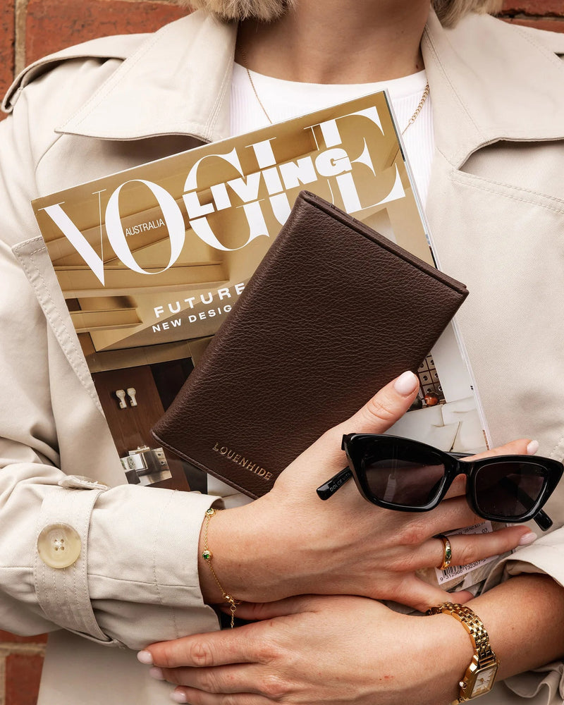 LOUENHIDE_VENICE PASSPORT HOLDER CHOCOLATE _ VENICE PASSPORT HOLDER CHOCOLATE _ Ebony Boutique NZ