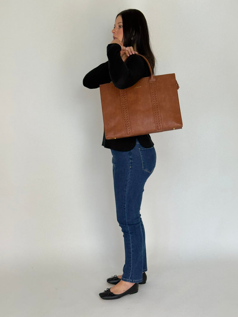 LOVEVOOK_DIXIE LAPTOP BAG TAN _ DIXIE LAPTOP BAG TAN _ Ebony Boutique NZ
