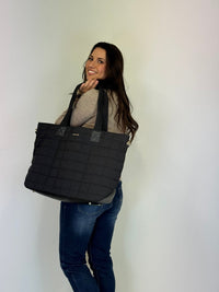 LOVEVOOK_EDEN 17 INCH QUILTED LAPTOP BAG BLACK _ EDEN 17 INCH QUILTED LAPTOP BAG BLACK _ Ebony Boutique NZ