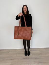 LOVEVOOK_MADDIE LAPTOP COOLER BAG QUILTED TAN _ MADDIE LAPTOP COOLER BAG QUILTED TAN _ Ebony Boutique NZ