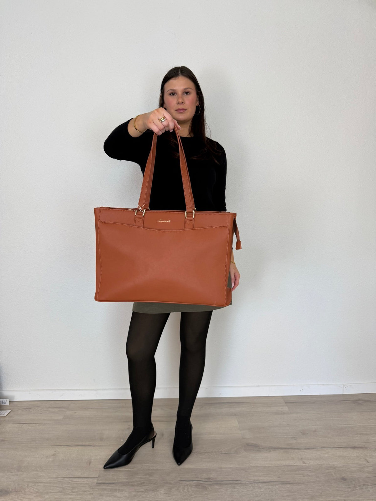 LOVEVOOK_PASADENA LAPTOP BAG TAN _ PASADENA LAPTOP BAG TAN _ Ebony Boutique NZ