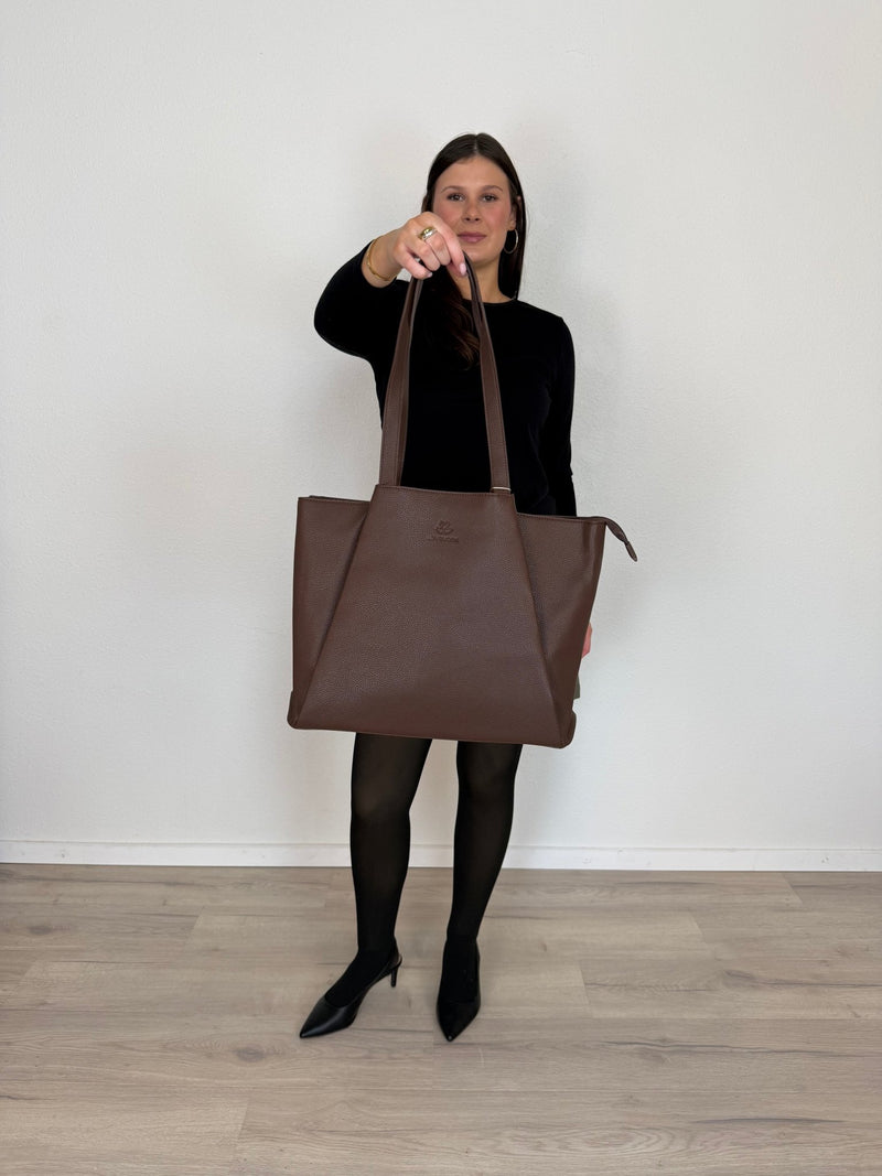 LOVEVOOK_SOPHIA LAPTOP BAG CHOCOLATE _ SOPHIA LAPTOP BAG CHOCOLATE _ Ebony Boutique NZ