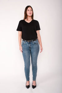 THREADZ_THREADZ V NECK TEE _ THREADZ V NECK TEE _ Ebony Boutique NZ