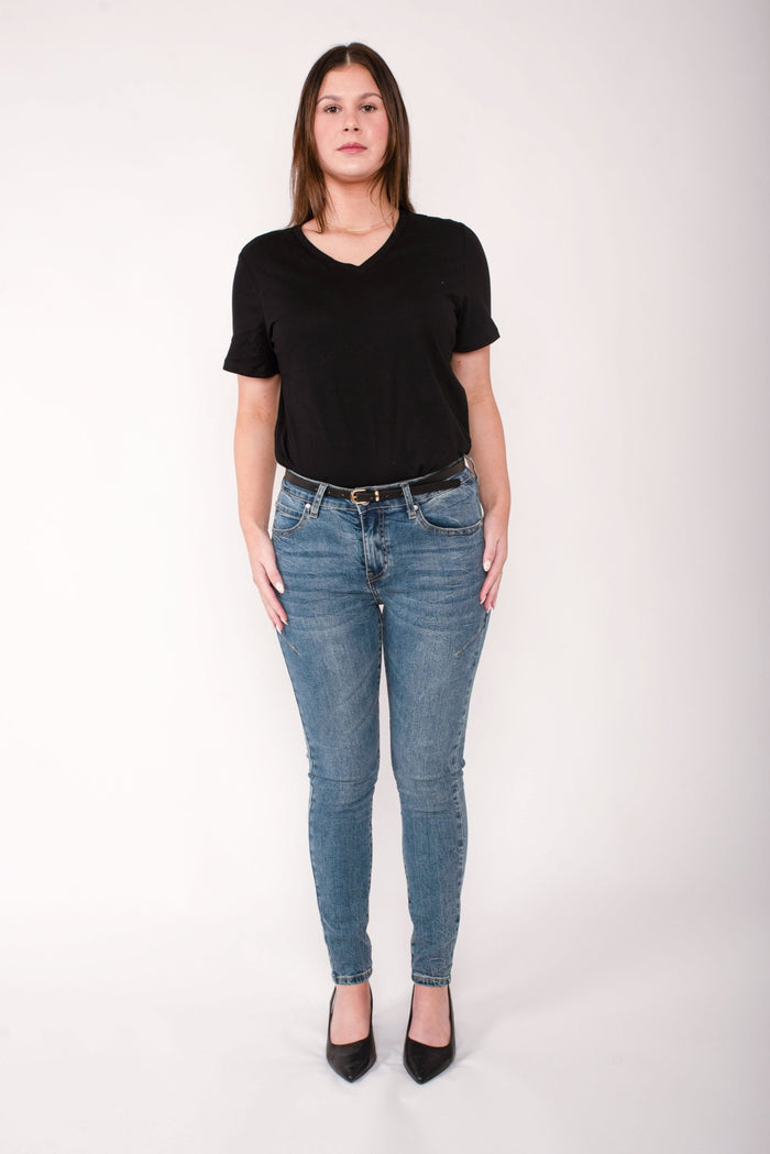 THREADZ_THREADZ V NECK TEE _ THREADZ V NECK TEE _ Ebony Boutique NZ