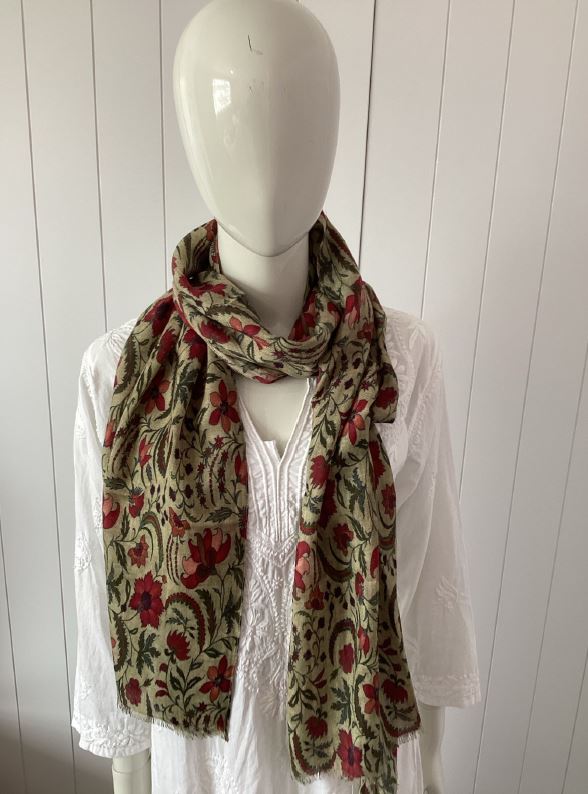 VINES AND SPRINGS_MERINO WOOL SCARF _ MERINO WOOL SCARF _ Ebony Boutique NZ