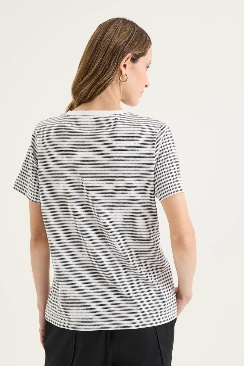 YARRA TRAIL_RIDGE TEE WHITE/BLACK _ RIDGE TEE WHITE/BLACK _ Ebony Boutique NZ