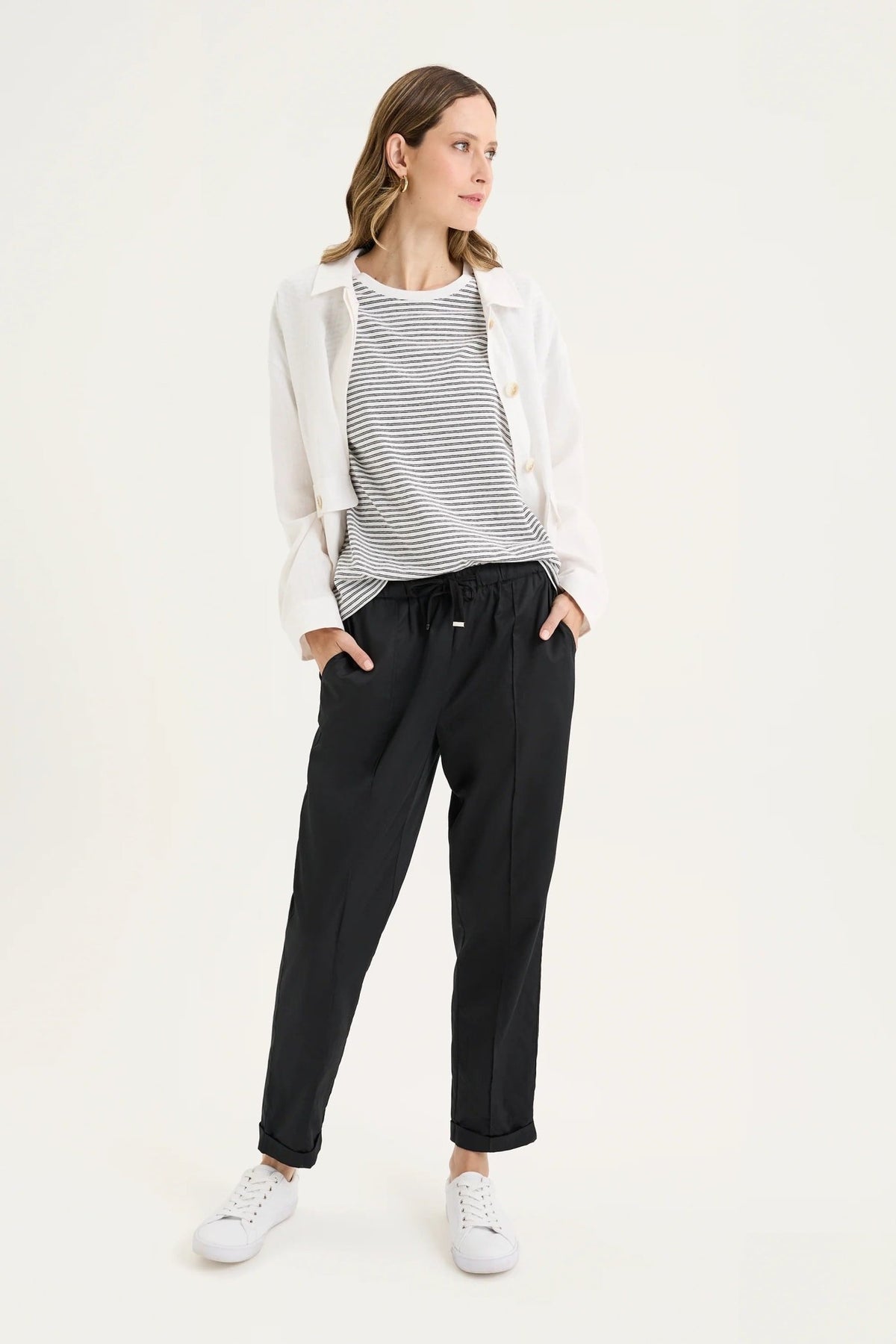 YARRA TRAIL_RIDGE TEE WHITE/BLACK _ RIDGE TEE WHITE/BLACK _ Ebony Boutique NZ