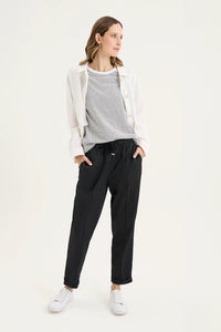 YARRA TRAIL_RIDGE TEE WHITE/BLACK _ RIDGE TEE WHITE/BLACK _ Ebony Boutique NZ