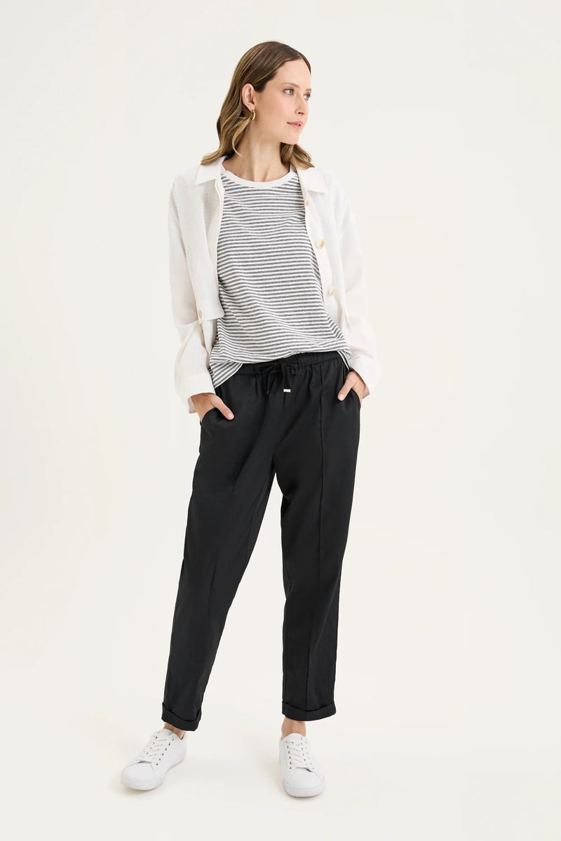 YARRA TRAIL_RIDGE TEE WHITE/BLACK _ RIDGE TEE WHITE/BLACK _ Ebony Boutique NZ