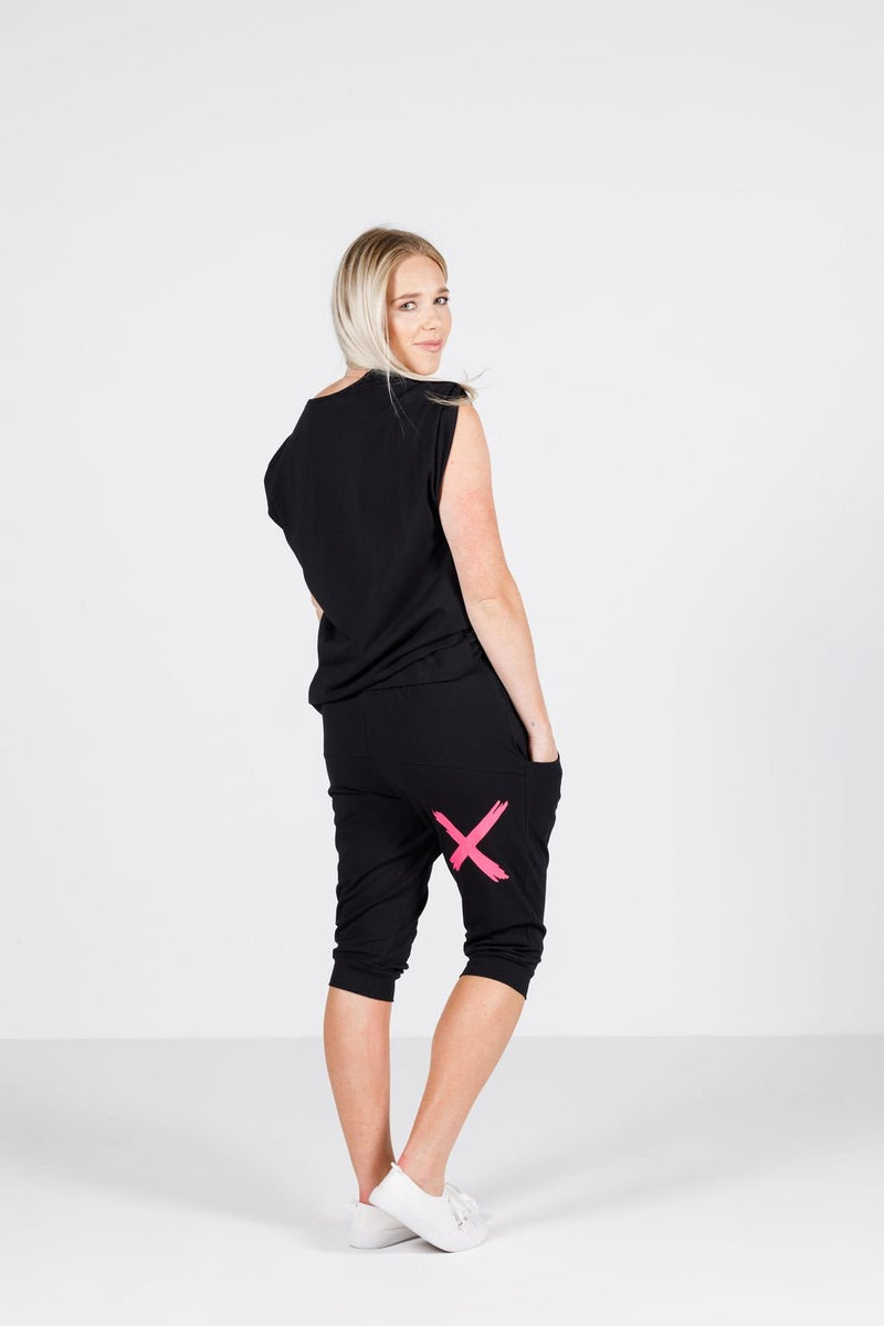 HOME-LEE_3/4 APARTMENT PANT BLACK WITH PINK PRINT _ _ Ebony Boutique NZ