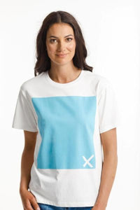 HOME-LEE_CHRIS TEE WHITE WITH SKY BLUE FLOCKED PANEL _ _ Ebony Boutique NZ