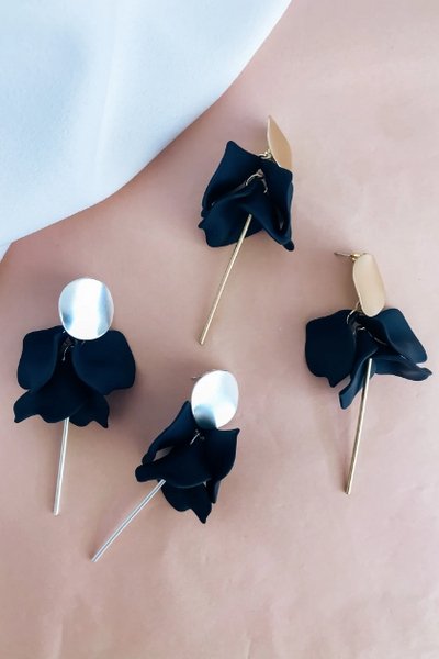 WILLOW COLLECTIVE_FLORA EARRINGS GOLD NAVY _ _ Ebony Boutique NZ