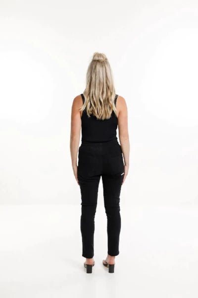 HOME LEE_STAPLE KNITTED SINGLET BLACK _ _ Ebony Boutique NZ
