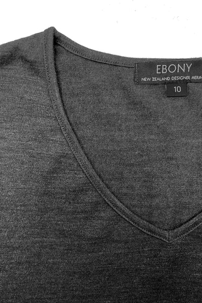 EBONY_WOMENS 100% MERINO (210) LONG SLEEVE V NECK TOP CHARCOAL _ _ Ebony Boutique NZ